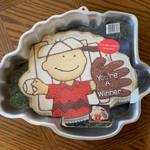 Vintage Charlie Brown Baseball Cake Pan
